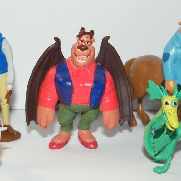 Disney Onward Movie Figure Set of 14 Toy Kit with 10 Figures, 4 Fun Stickers - Picture 5 of 7